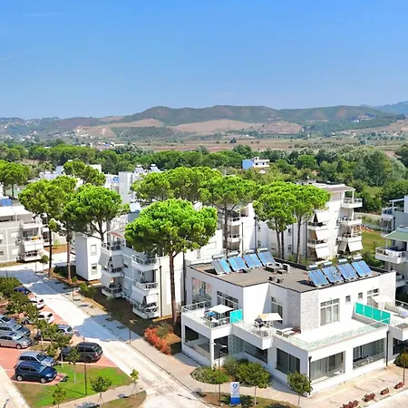 Sunny Penthouse - 216 Дуррес