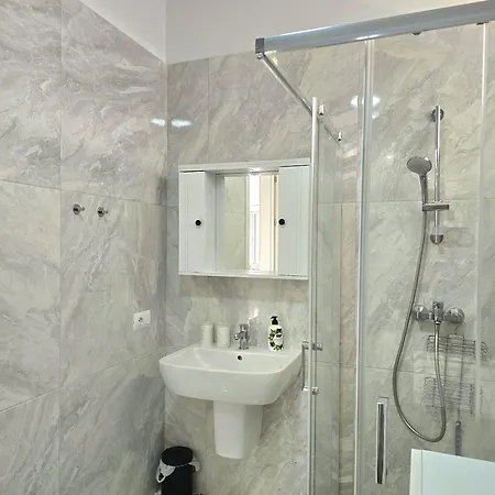 Апартаменты Sunny Penthouse - 216 Дуррес