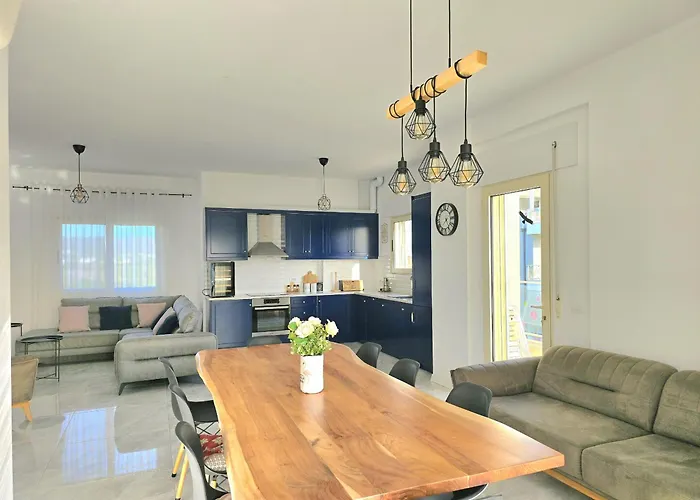 Sunny Penthouse - 216 * Durrës