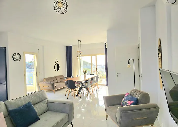 Sunny Penthouse - 216 Apartament